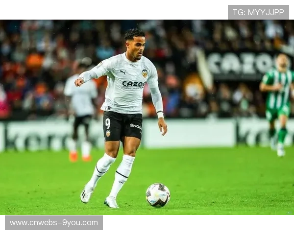 从克鲁伊维特到艾德沃卡特：库拉索足球的十年进化论